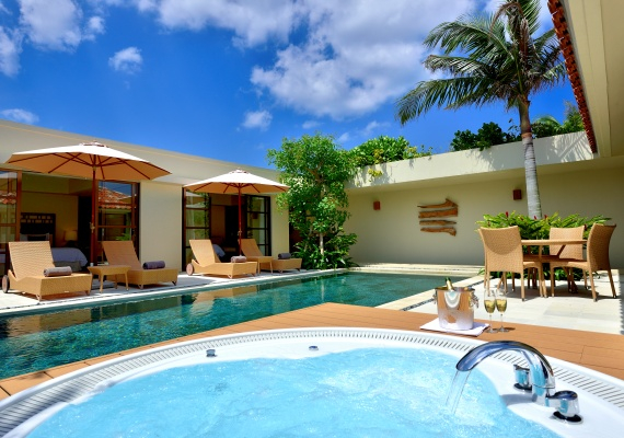 【客室一例】プレミアムヴィラ 2ベッドルーム
～ジャグジー付のプライベート・ヴィラで贅沢な時間を～
