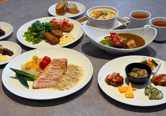 【LOUNGE CAFE Lit】沖繩黑豬（Agu 豬）里肌排佐烤時蔬套餐