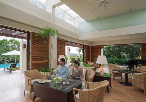 Library Lounge & Bar