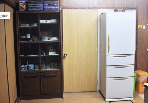 冷蔵庫と食器
