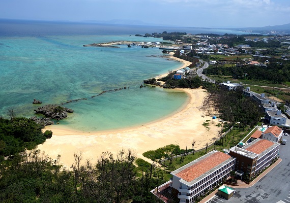 Just 10m walk to the beach in front of the hotel