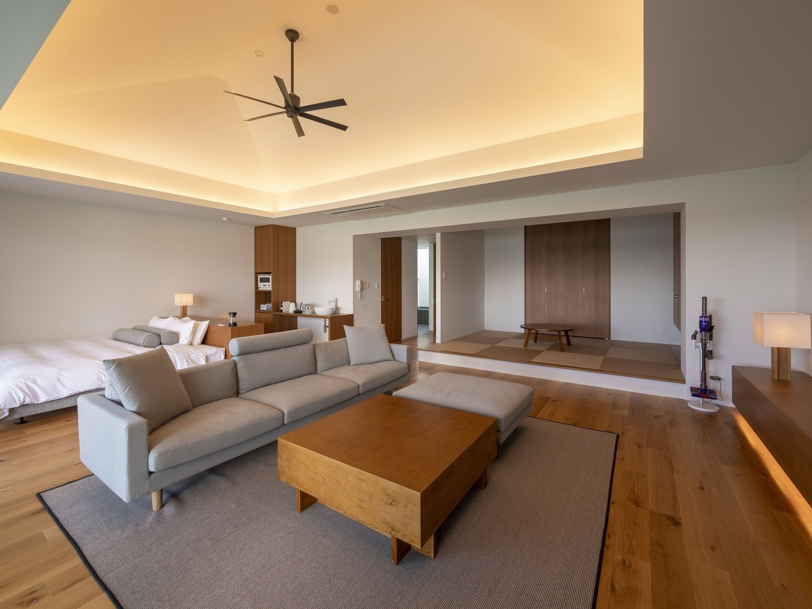 【PD FAMILY】眺望古宇利大橋的無邊際泳池別墅，享受優雅的古宇利住宿（不含餐）。