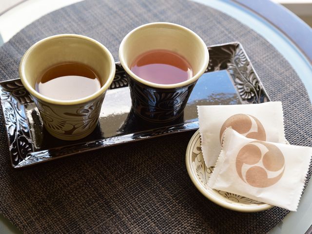 Premier Floor限定特典沖縄銘菓和精選的陶藝茶具