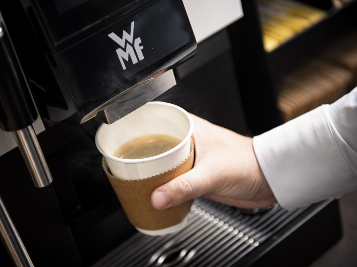 スタッフが厳選したアメニティスタンド＆ドリンクサービス【リーガ・マルシェ】