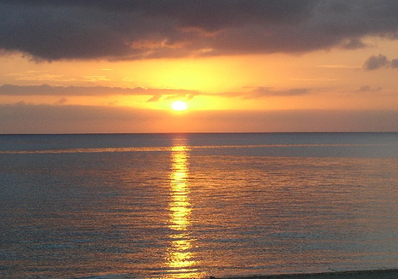 海に沈む夕日が素敵です