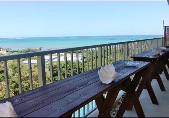 Veranda in dining room: you can have meals and enjoy ocean view ☆