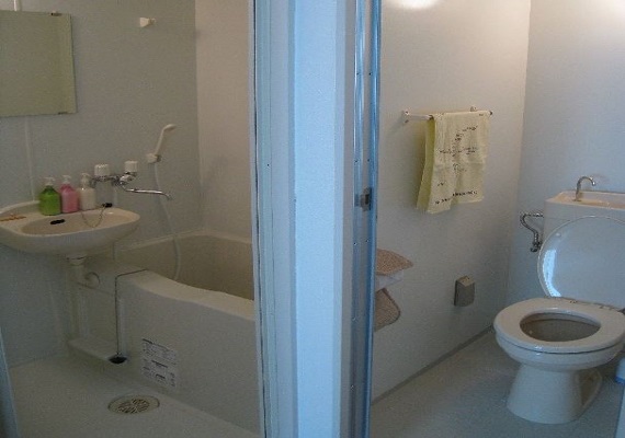 トイレ バス・トイレがそれぞれ別々です！ツイン利用の際はとても便利です♪シャンプー・リンス・ボディーソープも完備！！