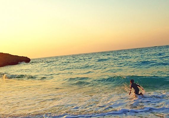 [Surrounding area] Have a great time at the beach!