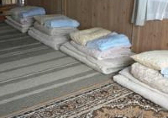 ふわふわの15寝具ありです。（敷布団、掛布団、毛布、下布、枕）すべてご準備してあります。　