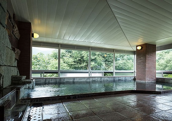 天然温泉。美作三汤中最受喜爱的温泉「奥津温泉」