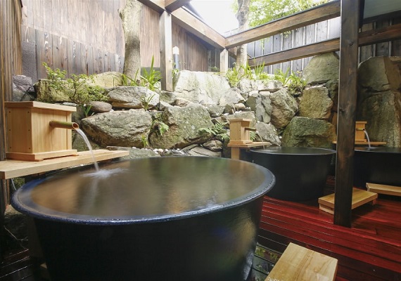 露天浴池 (五右卫门风吕) 露天浴池 (五右卫门风吕)