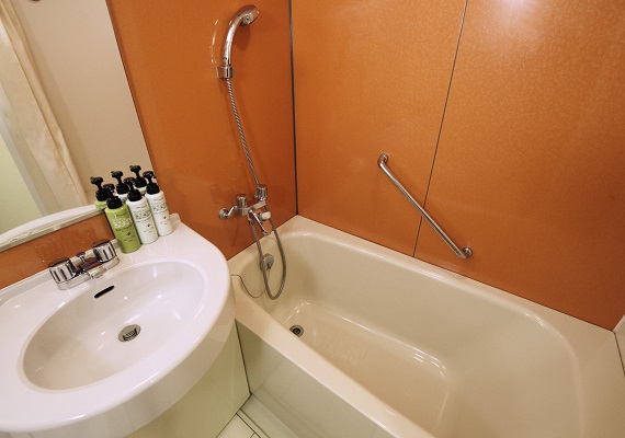 We are waiting for you with a specious bathtub where adults can stretch their legs. 