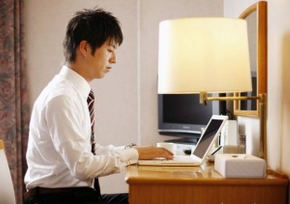LAN接続、Wi-Fi接続でPC使用可能。