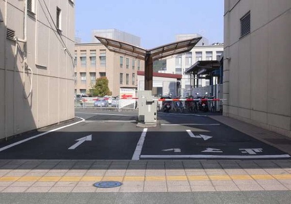 ☆駐車場出入口☆