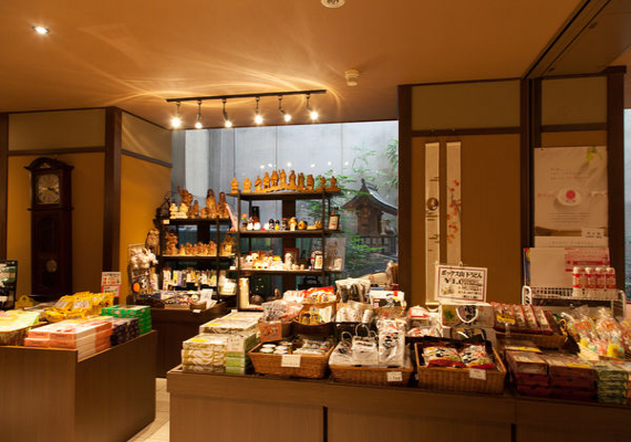 Stall corner with various goods