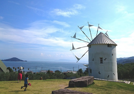 【道之驿　橄榄公园】
请您到让人联想到地中海风景的景色中度过悠闲的时光。
