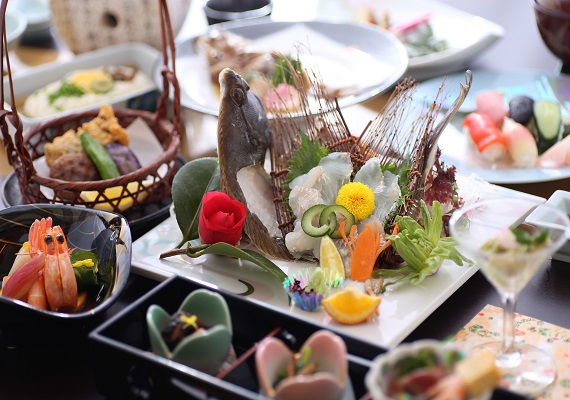 【贅沢にお魚を味わう】小豆島・四季の地魚の特選会席『海』 〜島の季節を彩り豊かに食す〜