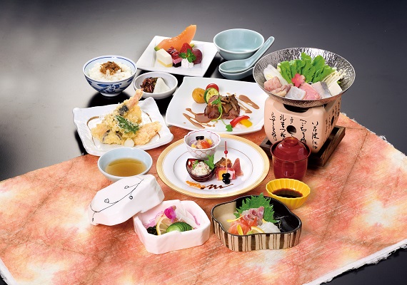 【Relish beef loin steak and sashimi】Advantageous price with slightly reduced amount♪ ≪ Creative kaiseki set meal with 10 dishes ≫ Welcome drink included