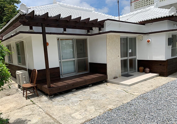 【基本住宿方案】哎萨（EISA）的小鎮、可以充分享受沖繩市住宅區的沖繩式的和風獨棟住宅。
