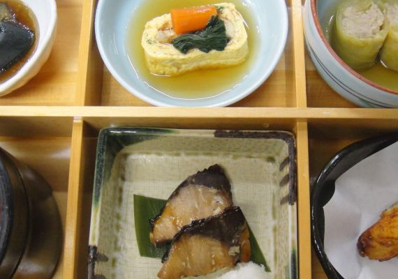 【早割14】早めのご予約でお得に宿泊♪琉球サンロイヤルホテルにメンソーレ！【朝食付】