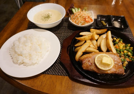 選べるメイン料理【牛ロースステーキ】【本部アグー】【魚のバター焼き】【夕朝食付き】