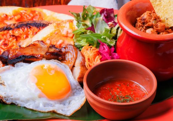 【ルームサービスを楽しむ　タコライス・パスタ・サンドイッチから選べる一泊二食付きプラン】夕食・朝食付