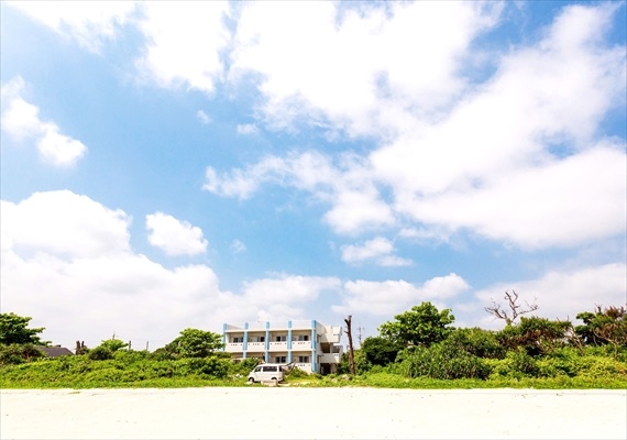 【海人の宿】海側からの外観