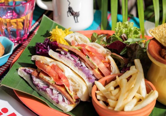 【出来立てを楽しむワンプレート朝食付き★タコライスやパンケーキなど4種類から選んでオーダー】夕方にはフリービールサービスも★