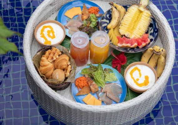 【2食付】県産あぐー豚と沖縄本島唯一の特別朝食(しゃぶしゃぶ+フローティング朝食)