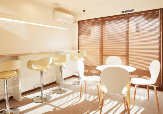 【フロント共用スペース】2F★テレワークなど自由にご利用いただけます 【フロント共用スペース】2F★テレワークなど自由にご利用いただけます