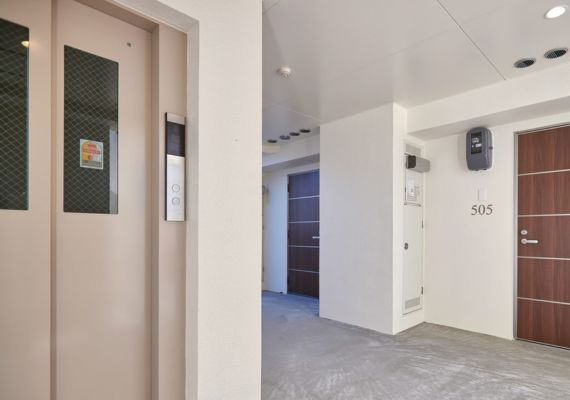 【館内設備】廊下★エレベーター完備。重い荷物も楽々移動できます 【館内設備】廊下★エレベーター完備。重い荷物も楽々移動できます