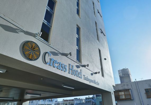 【外観】ホテル1階は、15台駐車可能な駐車スペースとなっております。*先着順/有料/予約不可 【外観】ホテル1階は、15台駐車可能な駐車スペースとなっております。*先着順/有料/予約不可