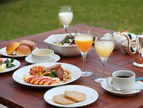Please enjoy breakfast at garden terrace!!
