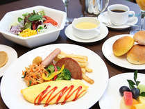 【早餐】多樣化的菜單為桌上增添豐富色彩。



