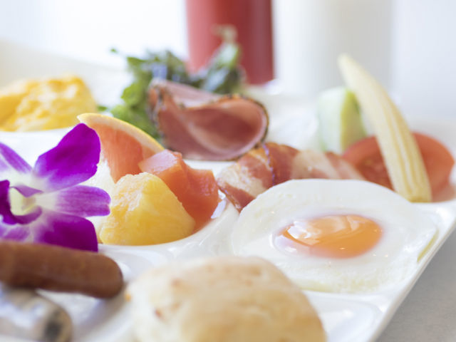 享受美味的早餐,为自己充电! 享受美味的早餐,为自己充电!