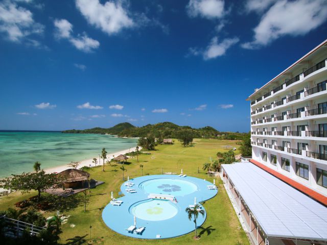 ＜Enjoy Ishigaki Island to the Fullest＞ Choose One of Three Popular Attractions / NO CLEANING with Breakfast