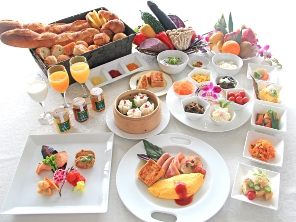 レストラン「暖琉満菜」の品数豊富な朝食バイキングで元気いっぱいの1日をスタート！