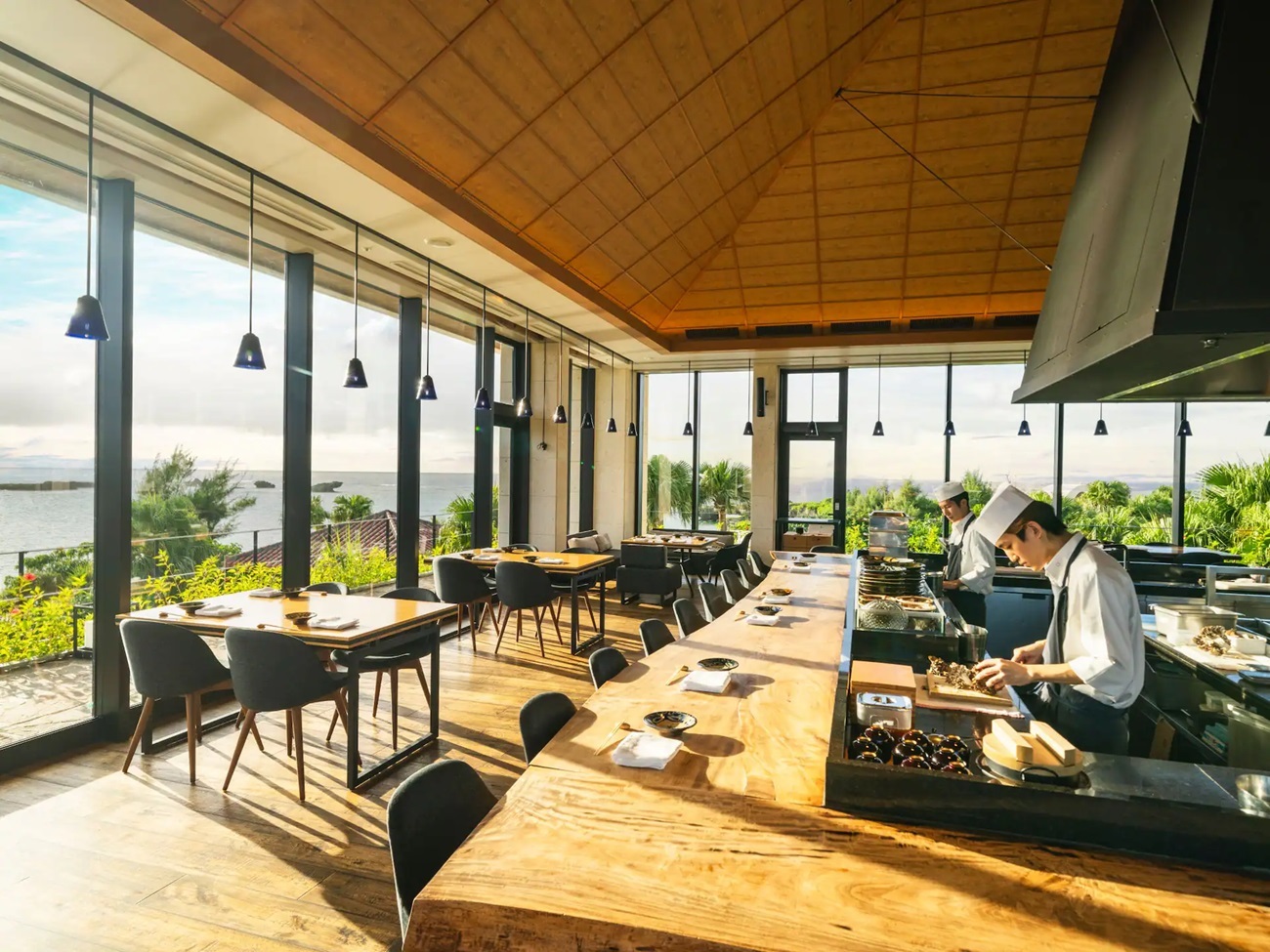 【夕朝食付】ふたつのレストランから選べる贅沢に楽しむ極上ディナー（クッチーナセラーレ、シラカチ炉端）