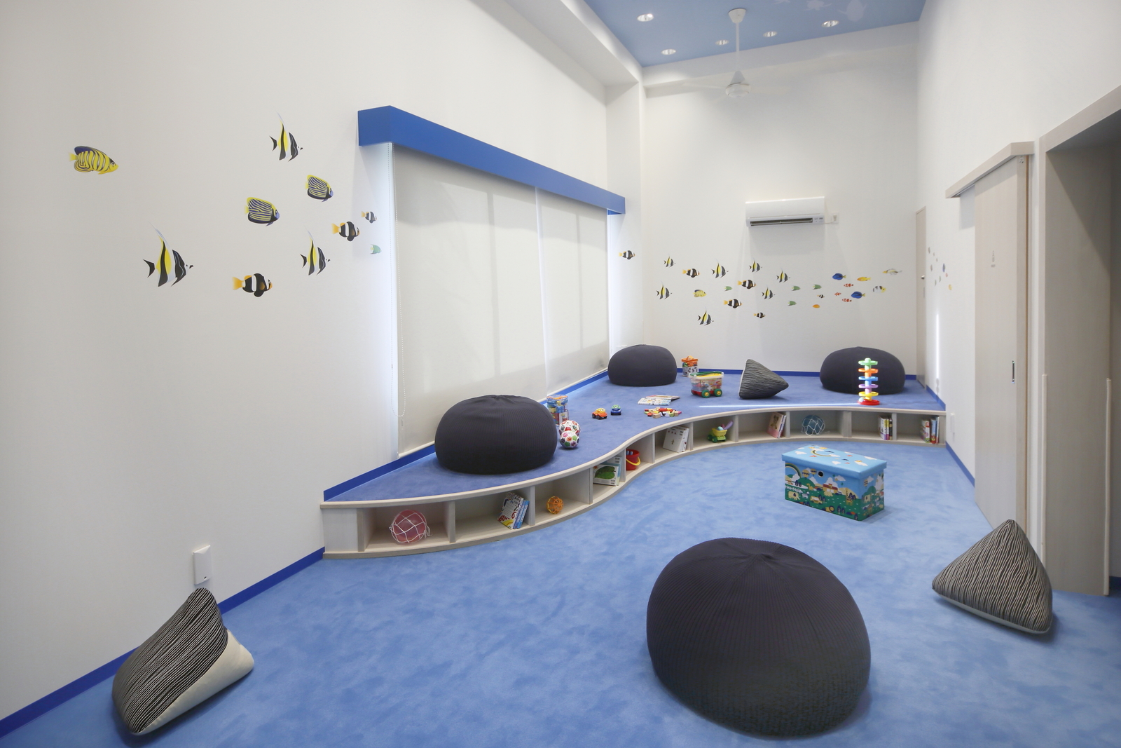 【本館/キッズスペース】本館１Fに新設。お子様が楽しく遊べる多彩な遊具をご用意。