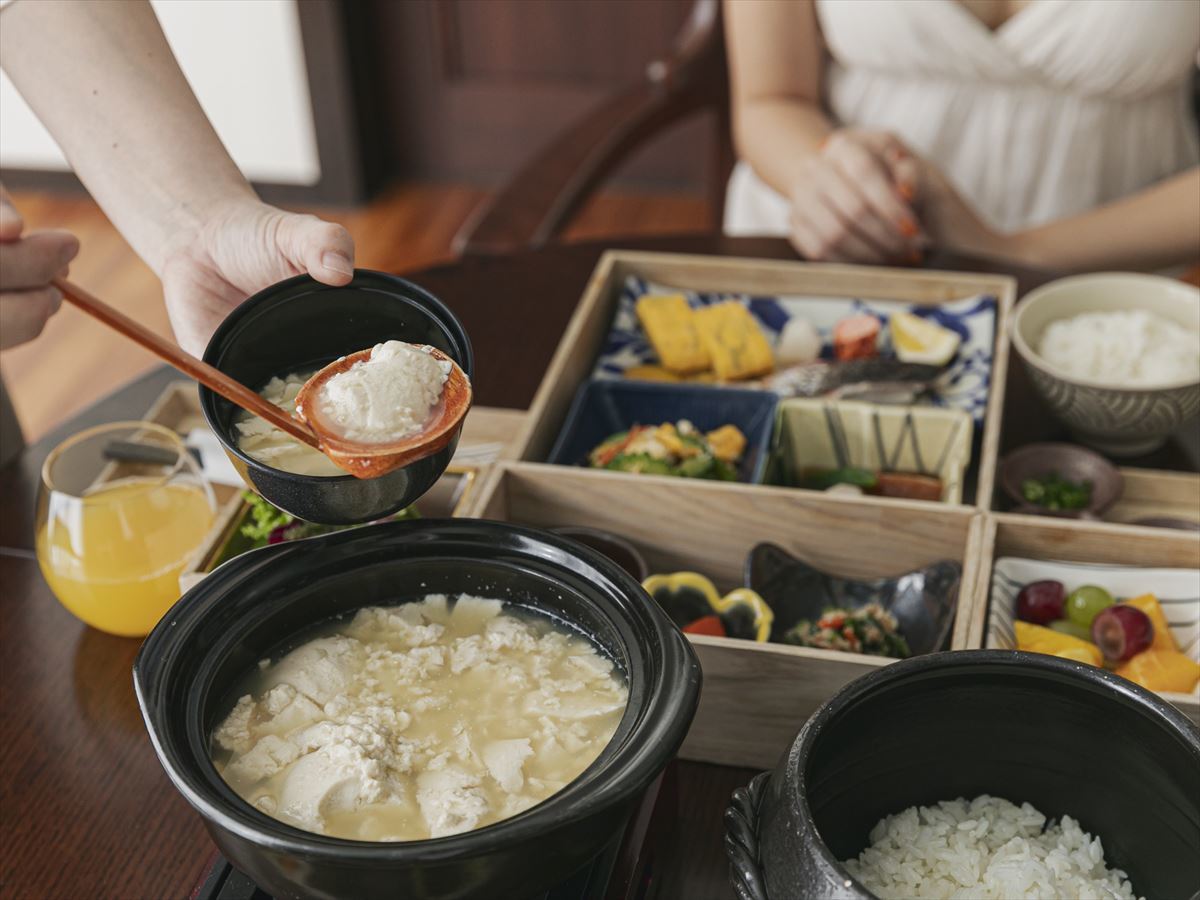【ヌチグスイ（命の薬）朝食】 島の恵みがつまった、沖縄に暮らす人々の健康の源『命薬／ヌチグスイ』 