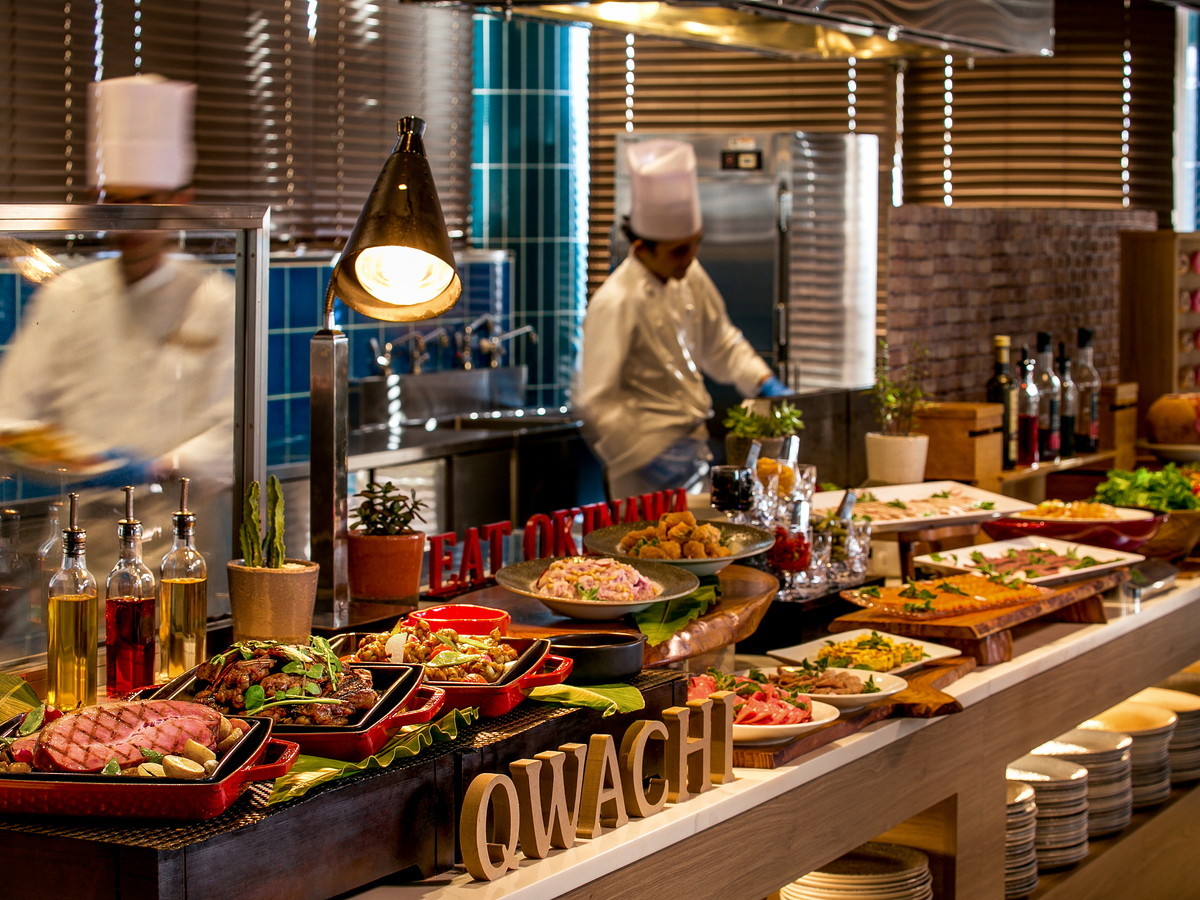 【夕食】 BUFFET & GRILL 「QWACHI」