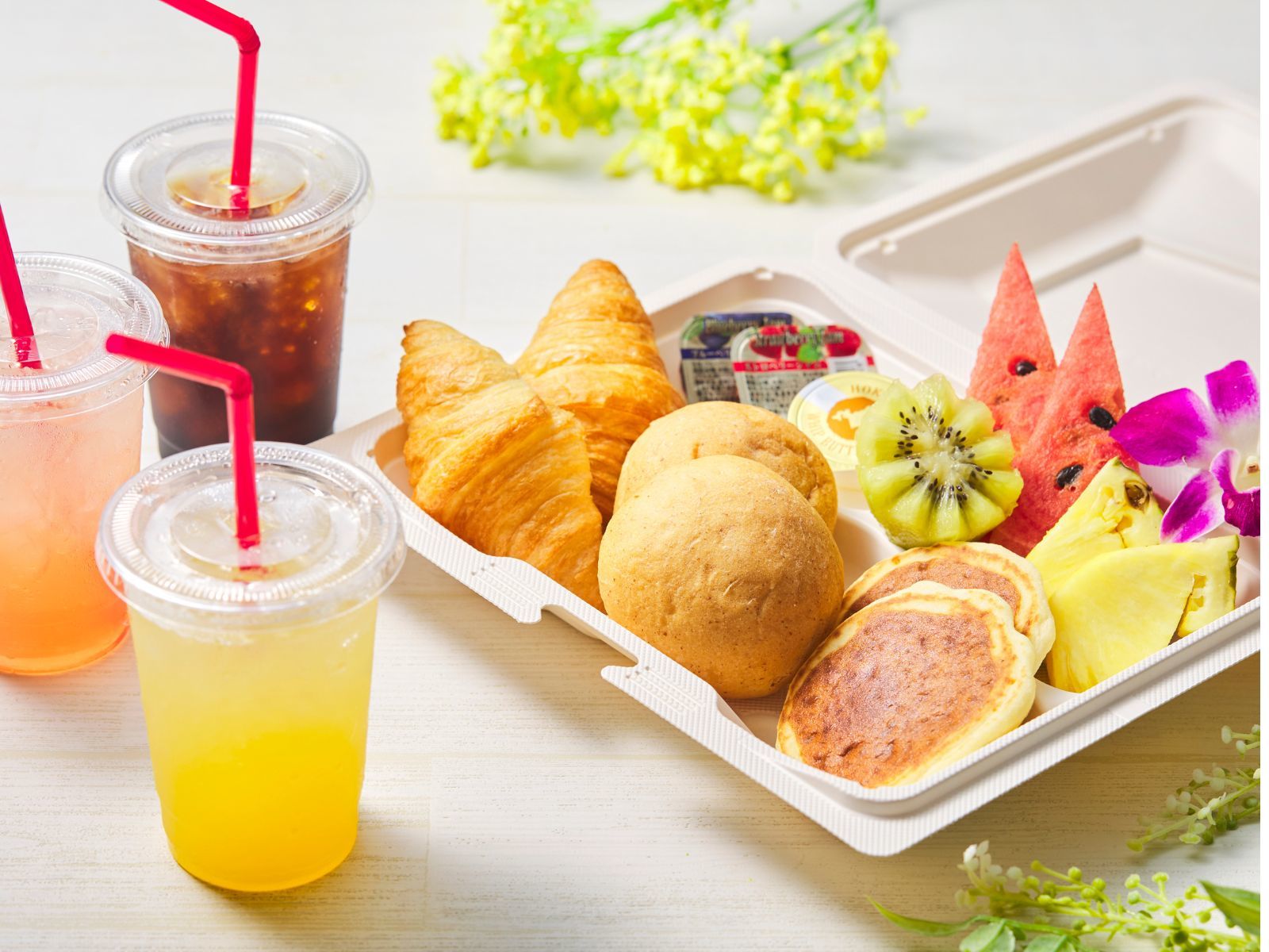 【お日にち限定】朝食はパンやコーヒーの軽食テイクアウト！お部屋やお外でピクニック気分♪