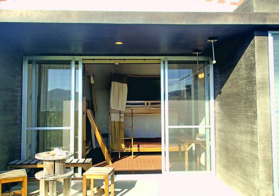 【Outside appearance】 Non-smoking in all rooms, but it is permitted on the terrace.