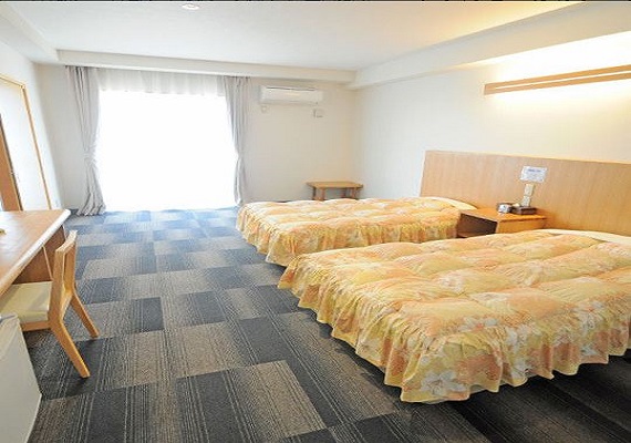 Corner twin room