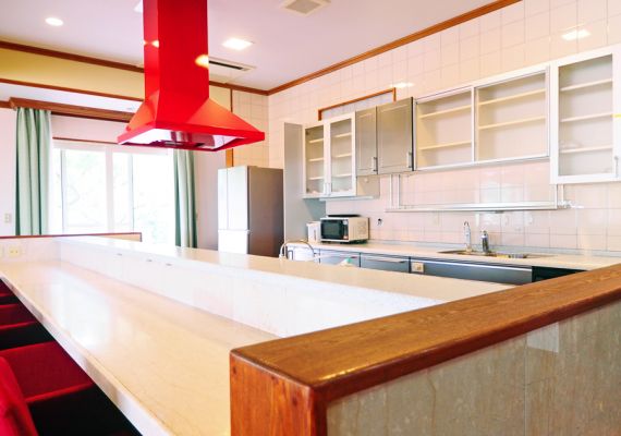 【Kitchen with eating counter on the 1st floor】Bright and wide kitchen with eating counter. 
