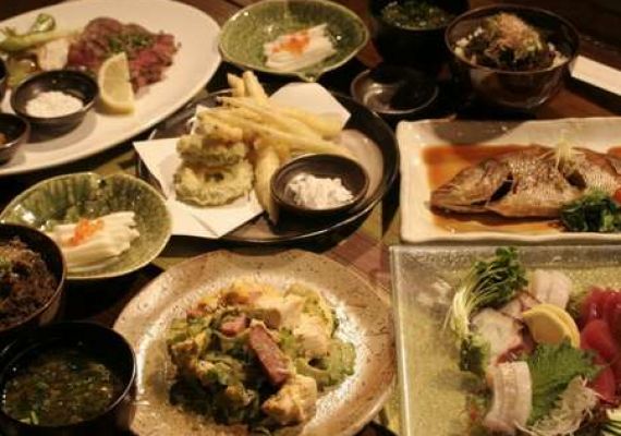 Okinawan full-table style ◆ Taste the Kuroge Wagyu 