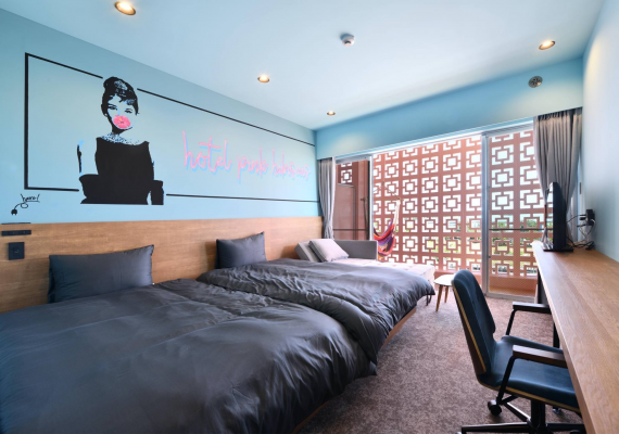 附帶沙發床的藍色房間