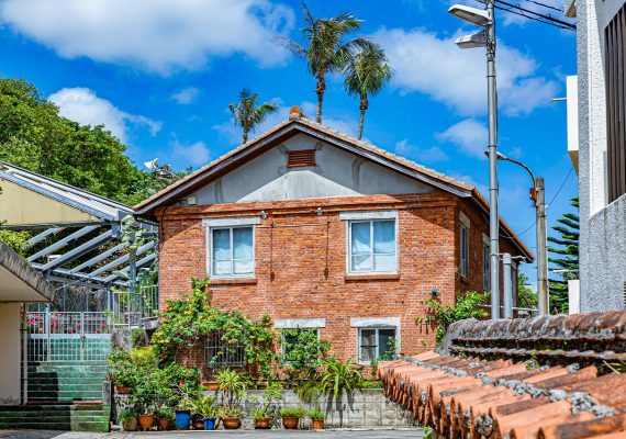 【有形文化財観覧ツアー】
登録施設の解説見学、ワンドリンク付
費用：５００円／名
実施日：平日限定　朝１０時 ～（約1時間）
催行人数：１～１０名まで
申込期限：前日夜９時
申込方法：フロントまで