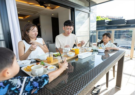 テラスで爽やかモーニング