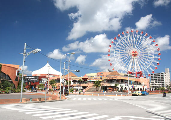 <div style="text-align:center">City with feeling of American atmosphere♪</div><div style="text-align:center">Chatan region</div>